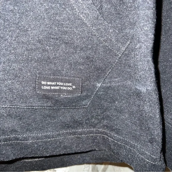 Life Is Good Men's Charcoal Growler Hoodie - Picture 4 of 8